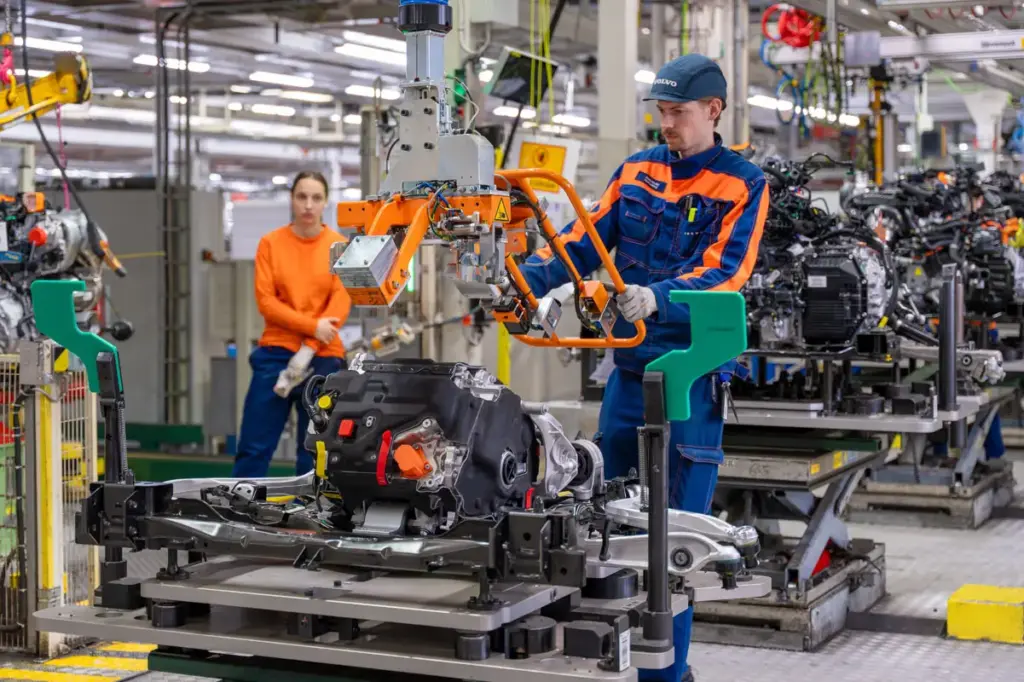 Las muchas pequeñas cosas para que el Volvo EX60 alcance 810 km de autonomía 6 Motor16 TECNOLOGIA EFICIENCIA VOLVO EX60 1 1 Motor16