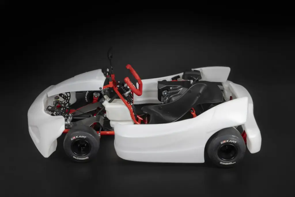 GR KART: Toyota Gazoo Racing lanza un kart de iniciación pensado para que familias enteras compartan el mismo vehículo 32 Motor16 TOYOTA GAZOO RACING KART 28 Motor16