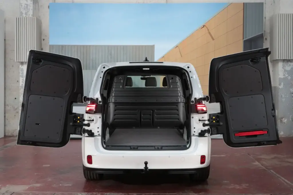 Volkswagen presenta el ID. Buzz Cargo más capaz 2 Motor16 VOLKSWAGEN ID BUZZ CARGO LWB 5 Motor16