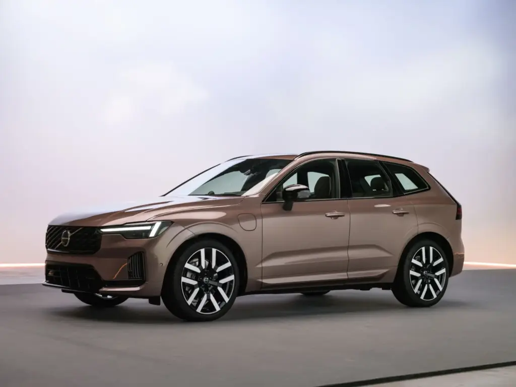 Volvo multiplica la autonomía de sus XC60 y XC90 híbridos enchufables 21 Motor16 VOLVO XC60 LONG RANGE PHEV 17 Motor16