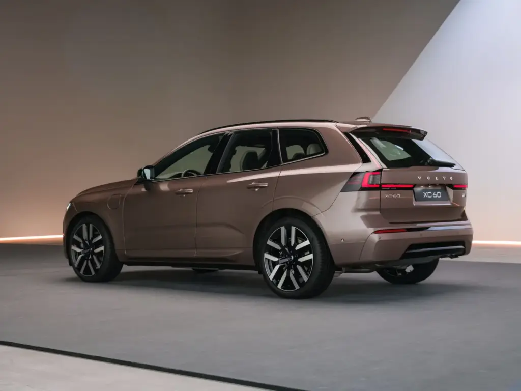 Volvo multiplica la autonomía de sus XC60 y XC90 híbridos enchufables 23 Motor16 VOLVO XC60 LONG RANGE PHEV 19 Motor16