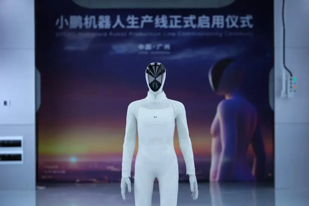 XPeng IRON, el robot humanoide que abandona la línea de producción de manera autónoma 10 Motor16 Xpeng IRON robot humanoide 6 Motor16