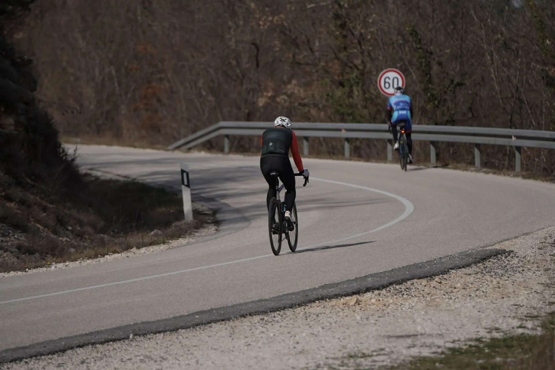 adelantar a ciclistas