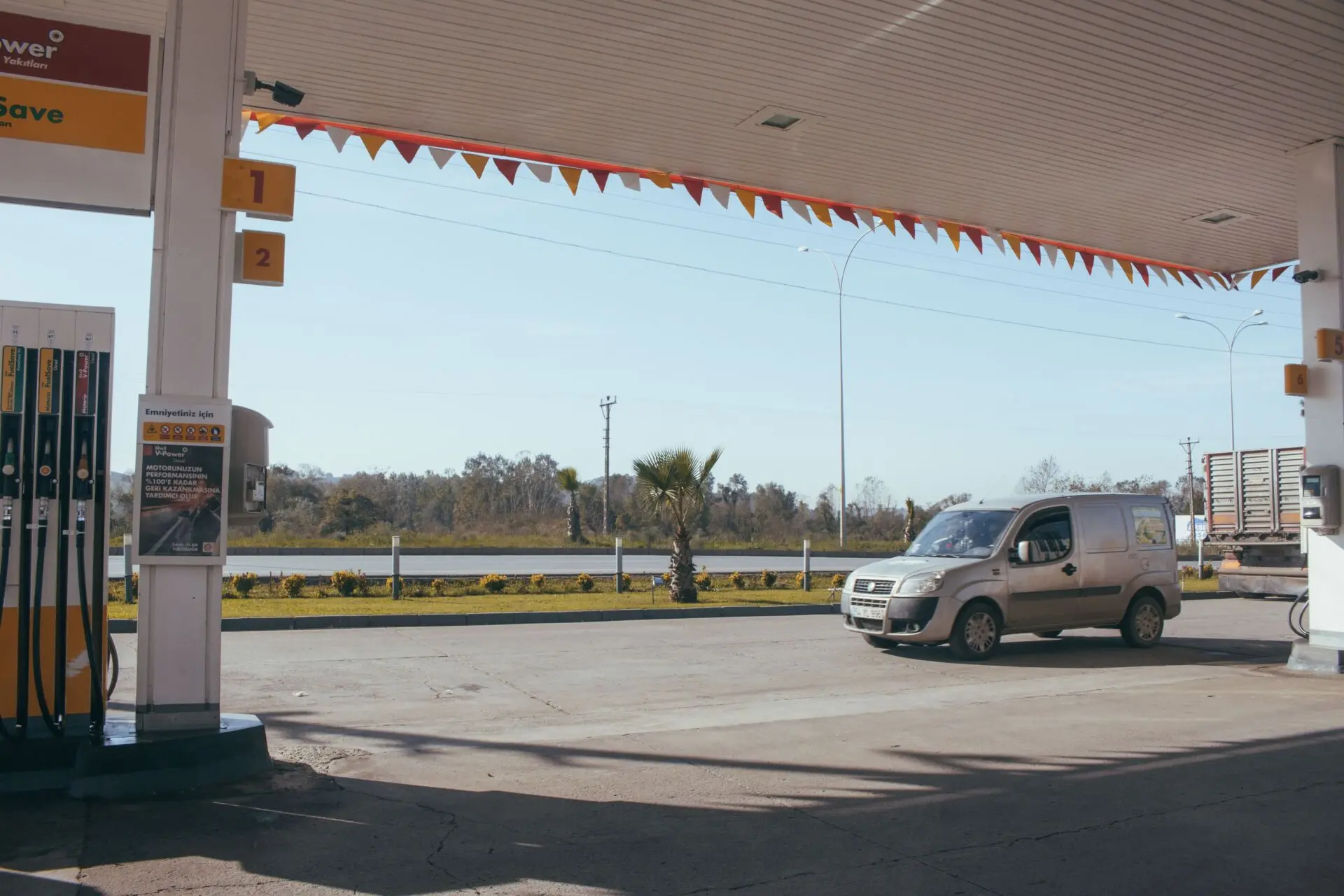 Ahorro combustible flota: elegir bien el carburante suma hasta 840 km al año por vehículo 1 Motor16 combustible eficiente