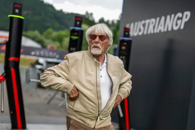 Bernie Ecclestone, detenido en Portugal por una escopeta en su jet privado a los 95 años