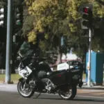 Bicicletas eléctricas ilegales: la nueva arma de la policía de Londres son las motos Sur-Ron y ya cazan a las bandas