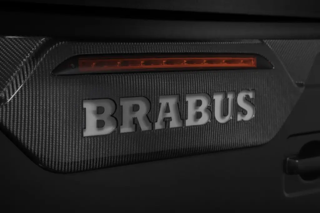 ¿Un Clase G 63 descapotable con 900 CV? Se llama Brabus 900 Rocket Edition Cabrio, y probablemente es uno de los mayores excesos que vas a ver hoy 23 Motor16 clase g 63 BRABUS 900 rocket Cabrio W 465 estudio 15 Motor16