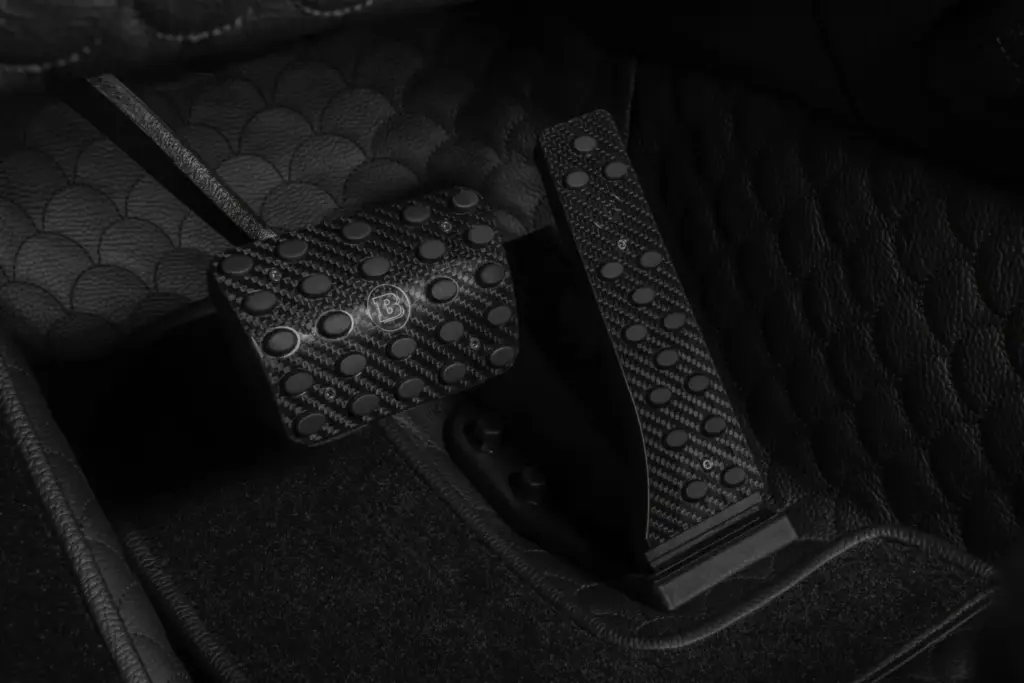 ¿Un Clase G 63 descapotable con 900 CV? Se llama Brabus 900 Rocket Edition Cabrio, y probablemente es uno de los mayores excesos que vas a ver hoy 15 Motor16 clase g 63 BRABUS 900 rocket Cabrio W 465 estudio 23 Motor16