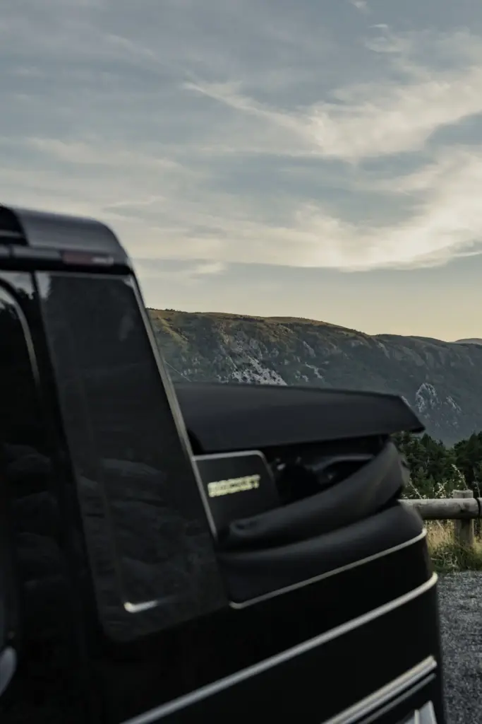¿Un Clase G 63 descapotable con 900 CV? Se llama Brabus 900 Rocket Edition Cabrio, y probablemente es uno de los mayores excesos que vas a ver hoy 126 Motor16 clase g BRABUS 900 rocket Cabrioexterior 1 Motor16