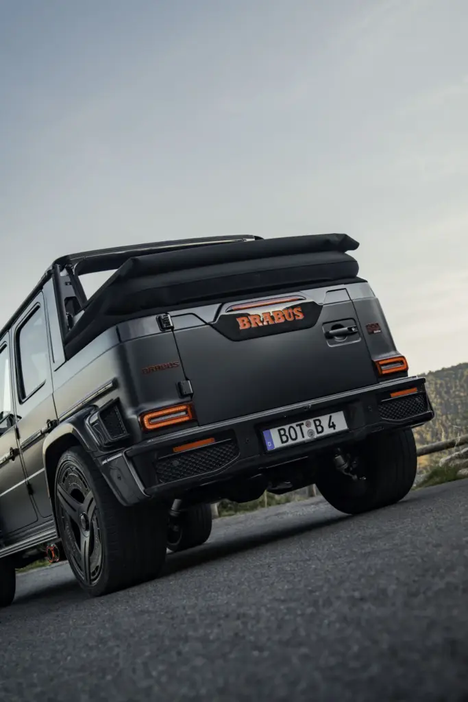 ¿Un Clase G 63 descapotable con 900 CV? Se llama Brabus 900 Rocket Edition Cabrio, y probablemente es uno de los mayores excesos que vas a ver hoy 117 Motor16 clase g BRABUS 900 rocket Cabrioexterior 10 Motor16