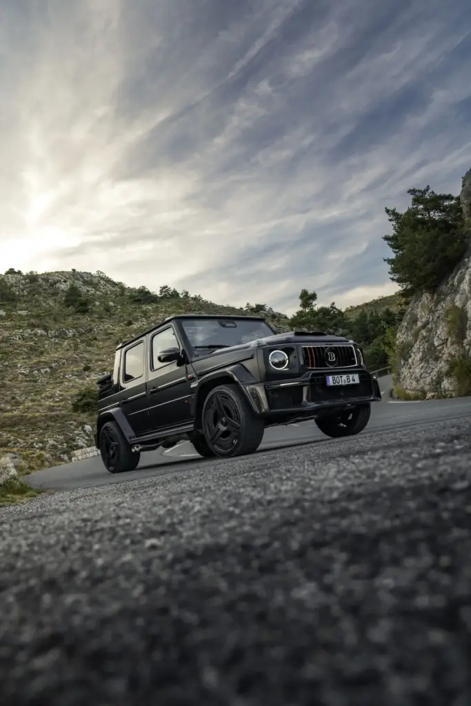 ¿Un Clase G 63 descapotable con 900 CV? Se llama Brabus 900 Rocket Edition Cabrio, y probablemente es uno de los mayores excesos que vas a ver hoy 111 Motor16 clase g BRABUS 900 rocket Cabrioexterior 16 Motor16