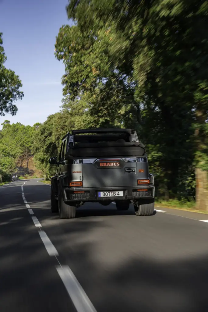 ¿Un Clase G 63 descapotable con 900 CV? Se llama Brabus 900 Rocket Edition Cabrio, y probablemente es uno de los mayores excesos que vas a ver hoy 79 Motor16 clase g BRABUS 900 rocket Cabrioexterior 48 Motor16