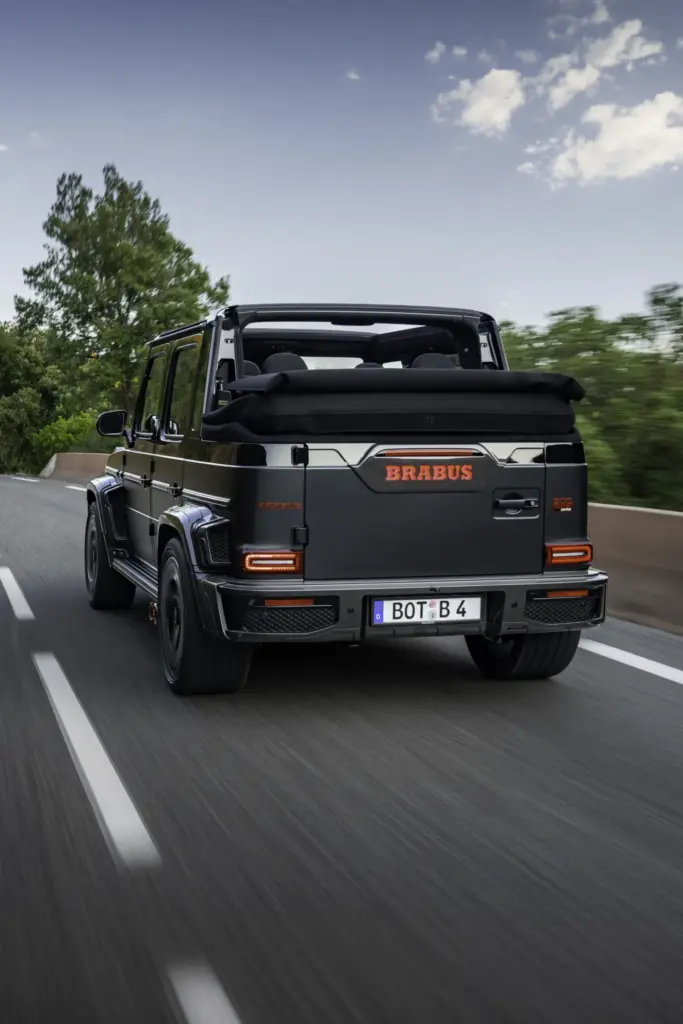 ¿Un Clase G 63 descapotable con 900 CV? Se llama Brabus 900 Rocket Edition Cabrio, y probablemente es uno de los mayores excesos que vas a ver hoy 77 Motor16 clase g BRABUS 900 rocket Cabrioexterior 50 Motor16