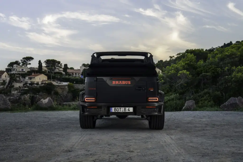 ¿Un Clase G 63 descapotable con 900 CV? Se llama Brabus 900 Rocket Edition Cabrio, y probablemente es uno de los mayores excesos que vas a ver hoy 63 Motor16 clase g BRABUS 900 rocket Cabrioexterior 70 Motor16
