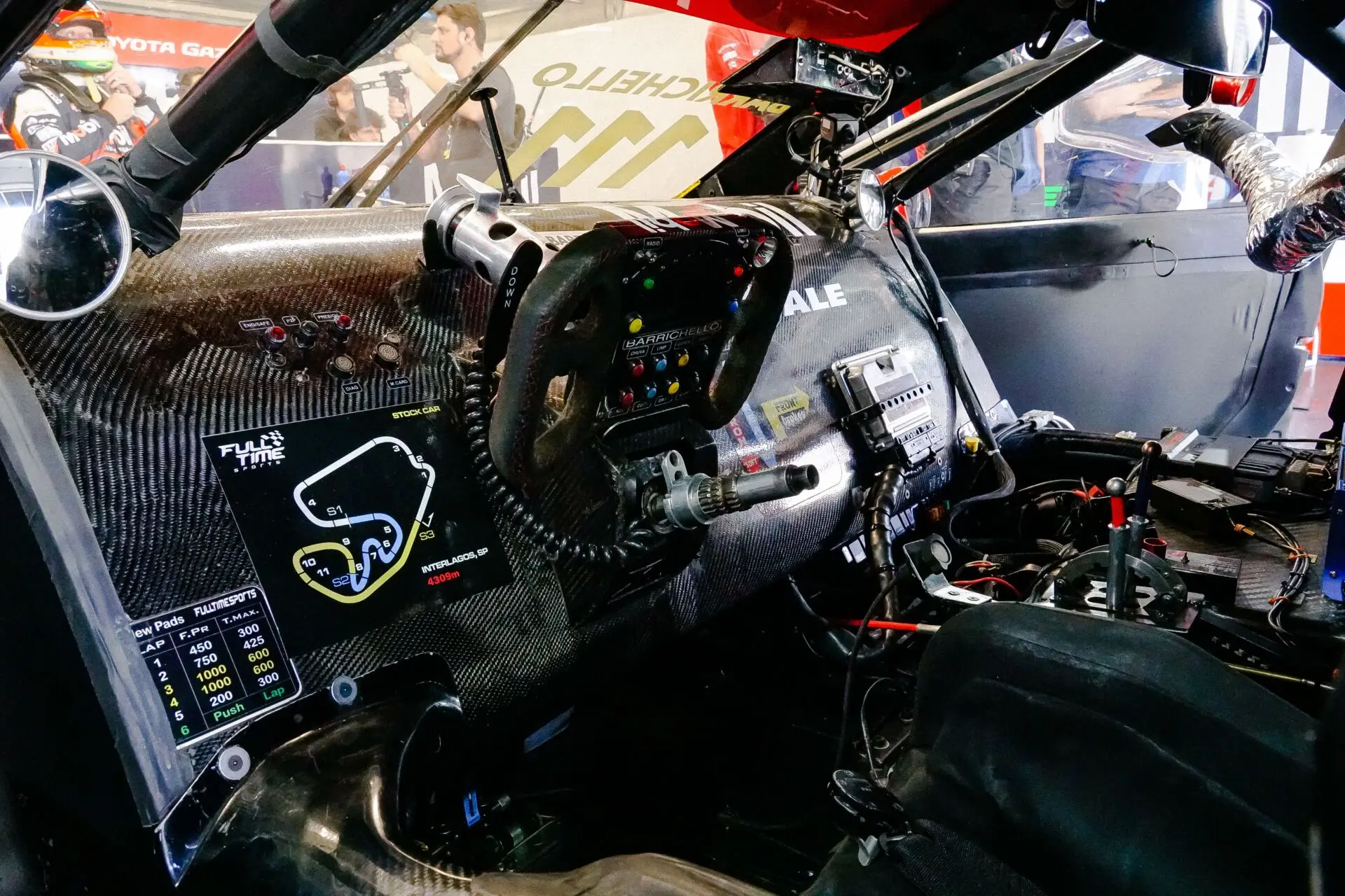 Crisis Ferrari F1: Leclerc avisa de que los demás mejoran y Hamilton admite que ya no son la segunda fuerza 1 Motor16 Vasseur Horner Ferrari
