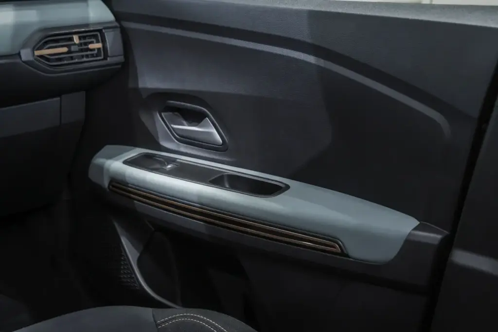Probamos el Dacia Sandero Hybrid: al líder le sienta muy bien el híbrido 19 Motor16 dacia sandero stepway81 Motor16