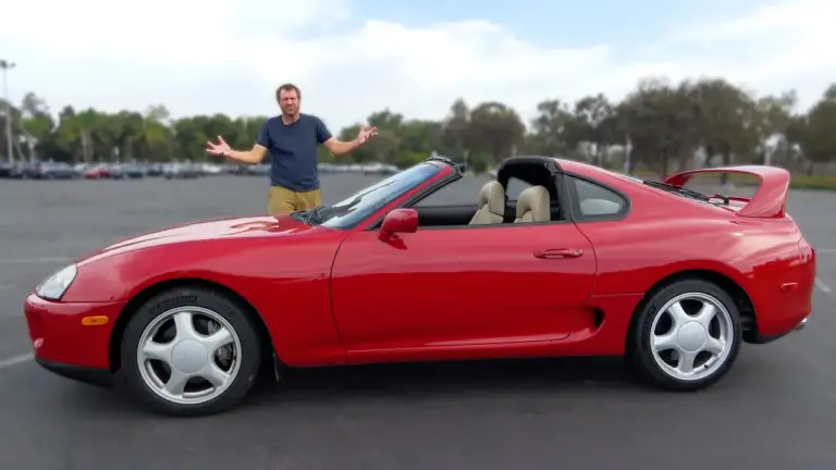 Doug DeMuro estrena un Toyota Supra Turbo 1994 y destripa el mítico motor 2JZ de 320 CV