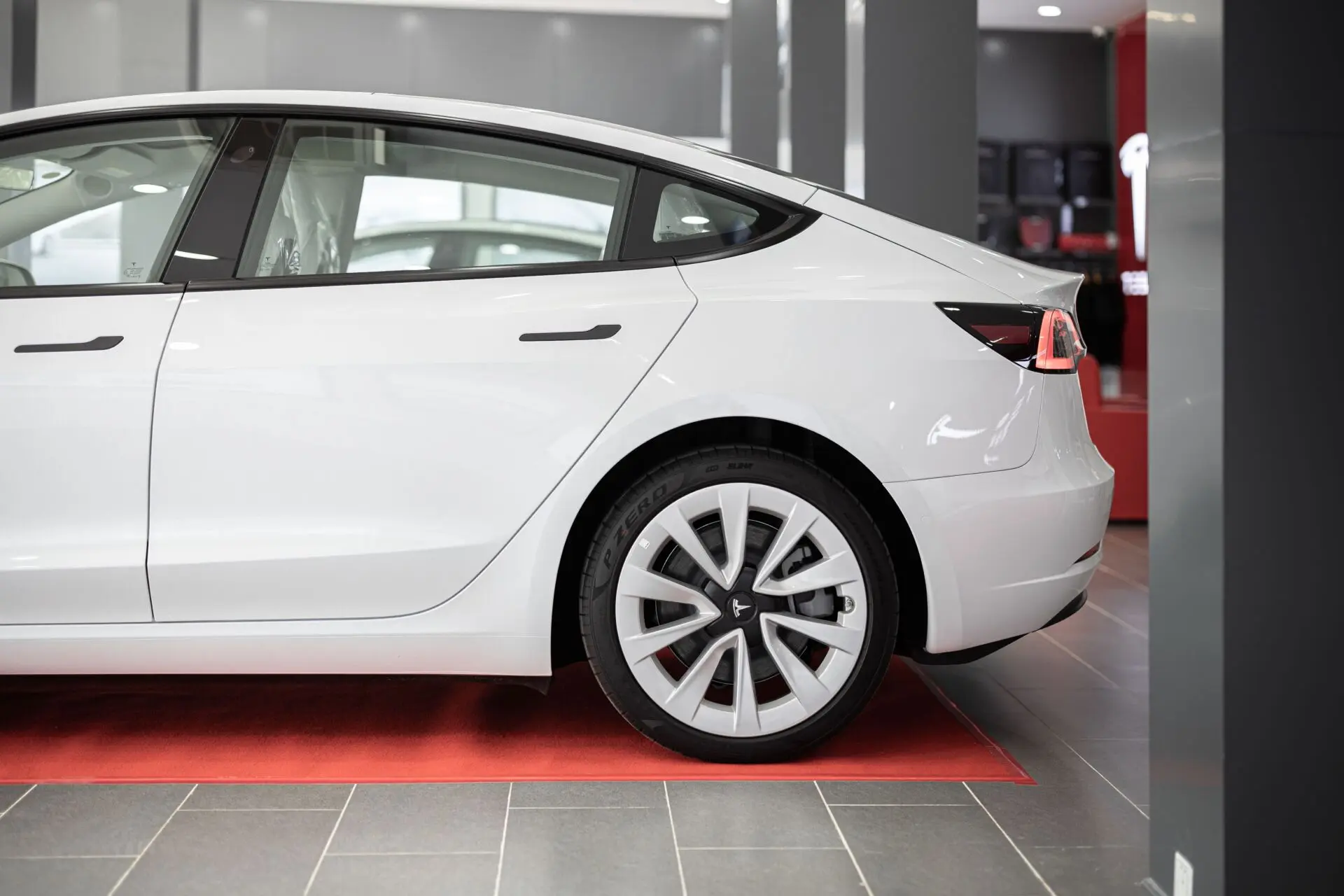 Audi paga hasta 10.000 dólares para frenar la depreciación de sus coches eléctricos: así afecta a tu renting 1 Motor16 Audi renting eléctrico