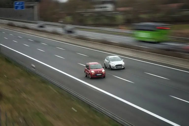 El ‘efecto canguro’ ya no sirve para evitar multas de velocidad: qué es y por qué los radares de tramo lo neutralizan