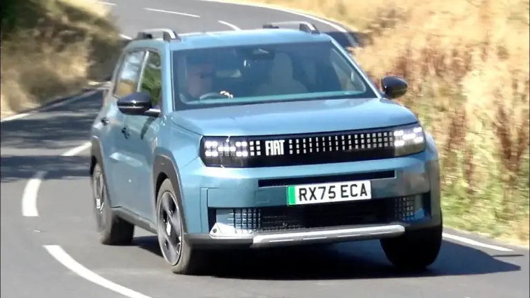 Fiat Grande Panda: el eléctrico que Harry Metcalfe prueba contra el mítico Panda 4×4