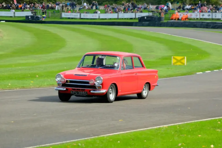 Goodwood Revival 2026 y Chantilly: los dos grandes festivales de coches clásicos de septiembre en Reino Unido y Francia
