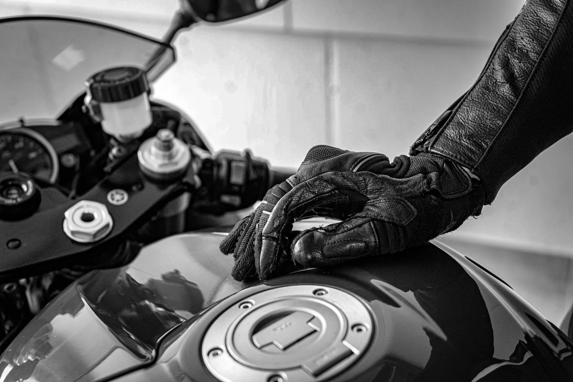 guantes moto obligatorios