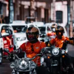 Guantes obligatorios en moto desde el 1 de octubre: multa si circulas sin ellos por carretera