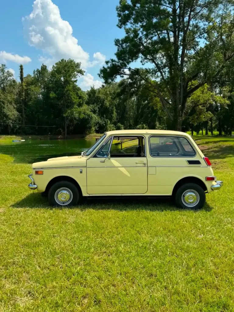 Un N600 de 1971, el microcoche con el que Honda entró en Estados Unidos, sale a subasta