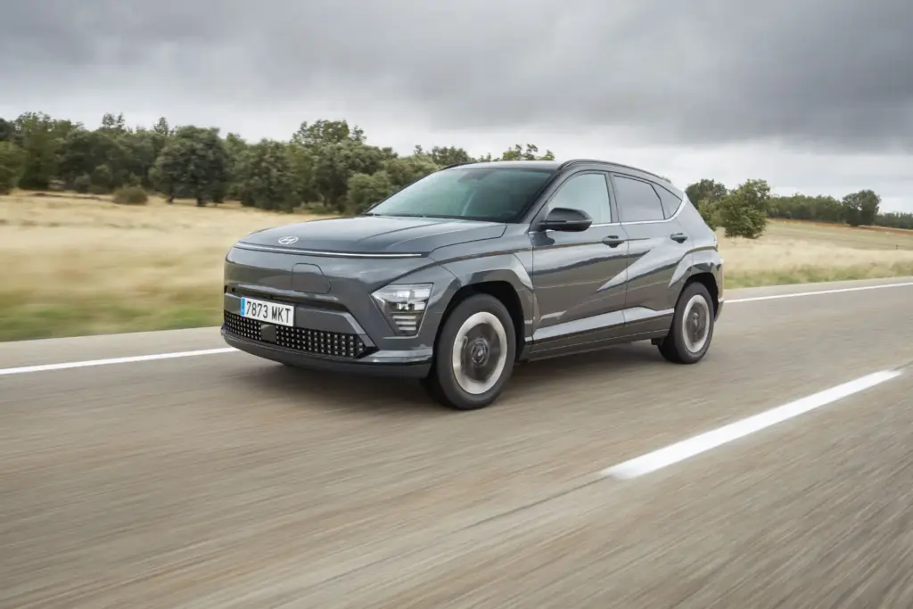 Hyundai Kona: 20 versiones, tres tecnologías y un solo SUV 17 Motor16 Hyundai Kona: 20 versiones, tres tecnologías y un solo SUV