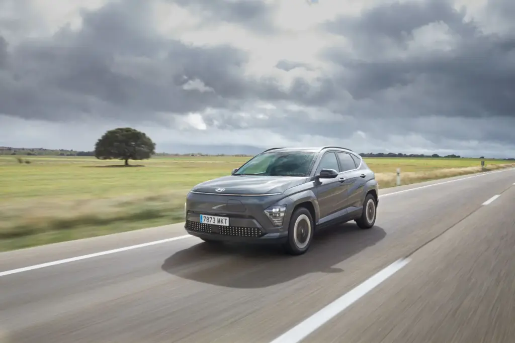 Hyundai Kona: 20 versiones, tres tecnologías y un solo SUV 13 Motor16 Hyundai Kona: 20 versiones, tres tecnologías y un solo SUV