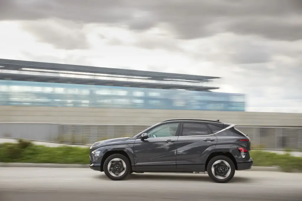 Hyundai Kona: 20 versiones, tres tecnologías y un solo SUV 10 Motor16 Hyundai Kona: 20 versiones, tres tecnologías y un solo SUV