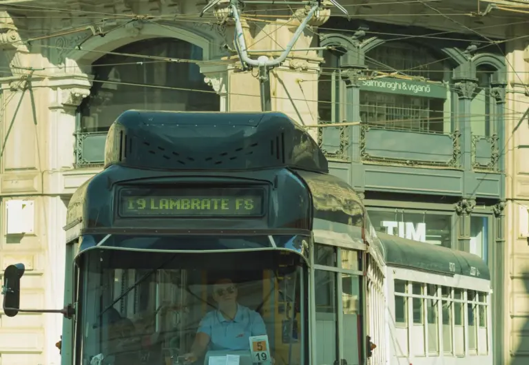 La movilidad al trabajo en Italia: seis de cada diez valoran la cercanía tanto como un sueldo
