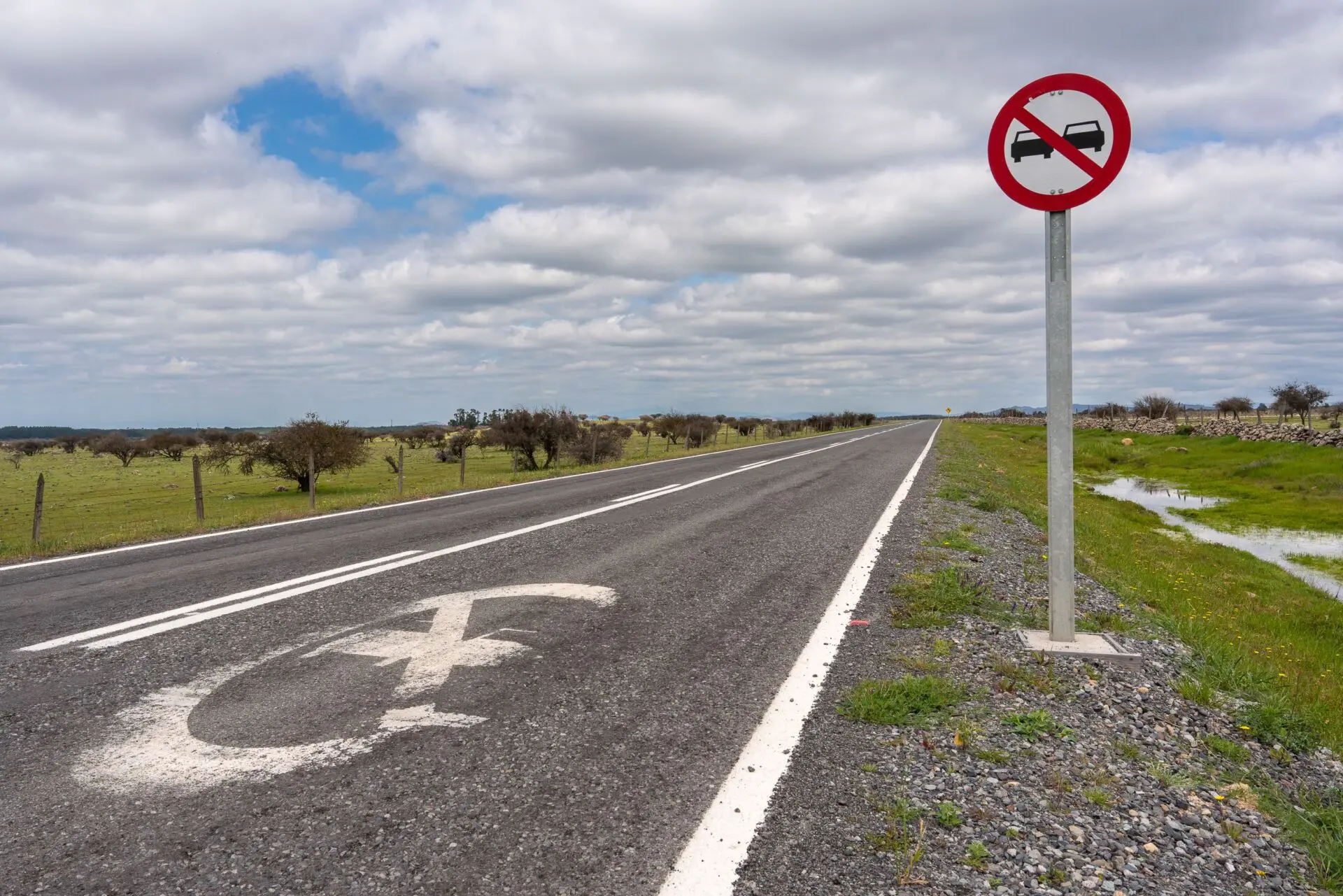 adelantar ciclistas multa