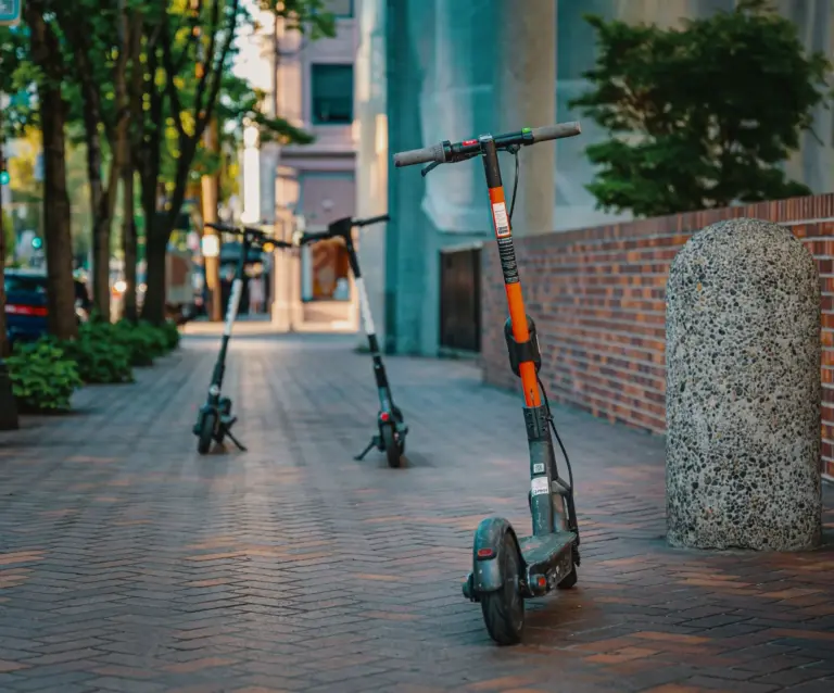 La multa de hasta 1.220 euros por circular con patinete eléctrico sin seguro ni registro