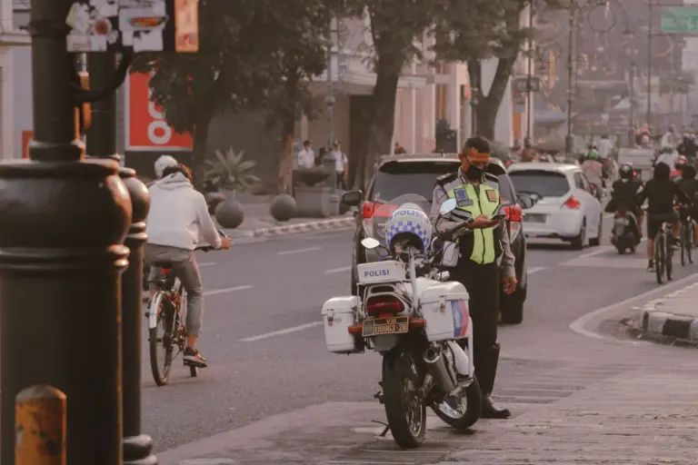 Multas a ciclistas DGT: de 200 a 1.000 euros por casco, alcohol y más