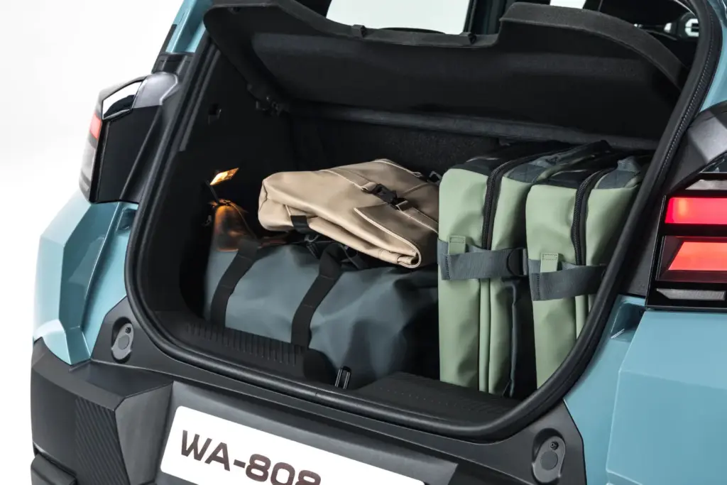 Primer contacto con el nuevo Dacia Spring: Un urbano eléctrico muy serio 14 Motor16 nuevo dacia spring 2027 76 Motor16