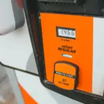 El gasóleo se desboca en Estados Unidos: los camioneros pagan 1.000 dólares (860 euros) por repostaje