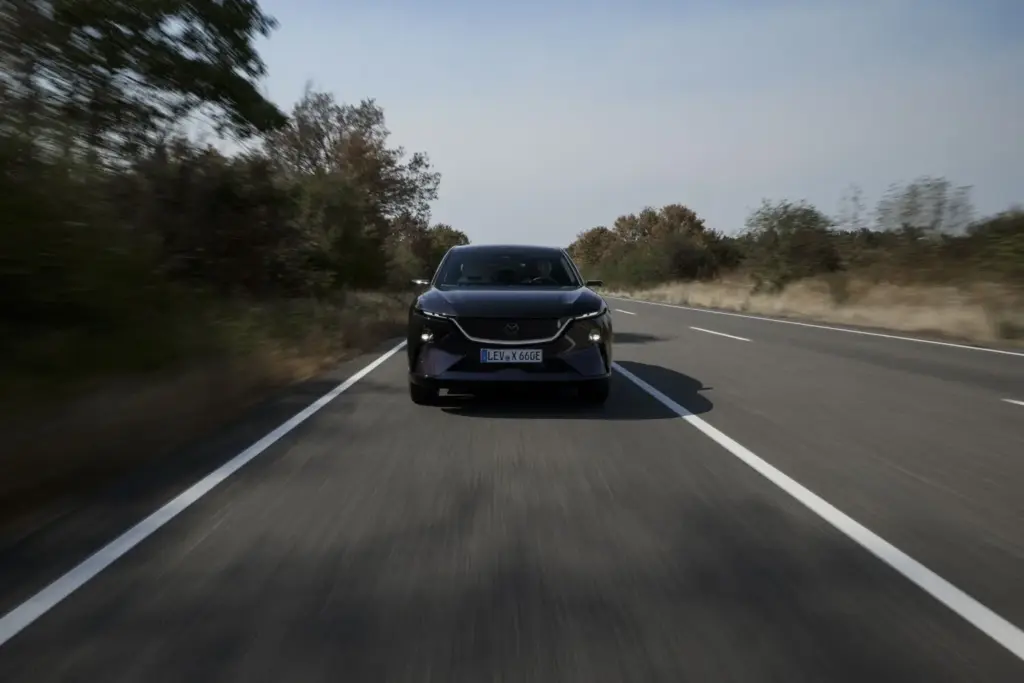 Primera prueba del Mazda CX-6e: SUV eléctrico de excelente dinámica 66 Motor16 primera prueba MAZDA CX 6e 13 Motor16