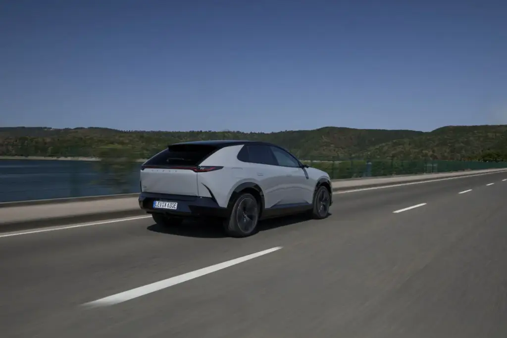 Primera prueba del Mazda CX-6e: SUV eléctrico de excelente dinámica 74 Motor16 primera prueba MAZDA CX 6e 4 Motor16