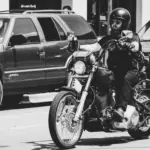 La protección a motoristas de la DGT cambia el 1 de octubre y afecta a todos los conductores