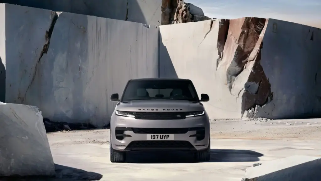 Primera prueba del Range Rover Sport Electric: 550 CV y 609 km 33 Motor16 range rover sport electric primera prueba exterior gris 4 Motor16