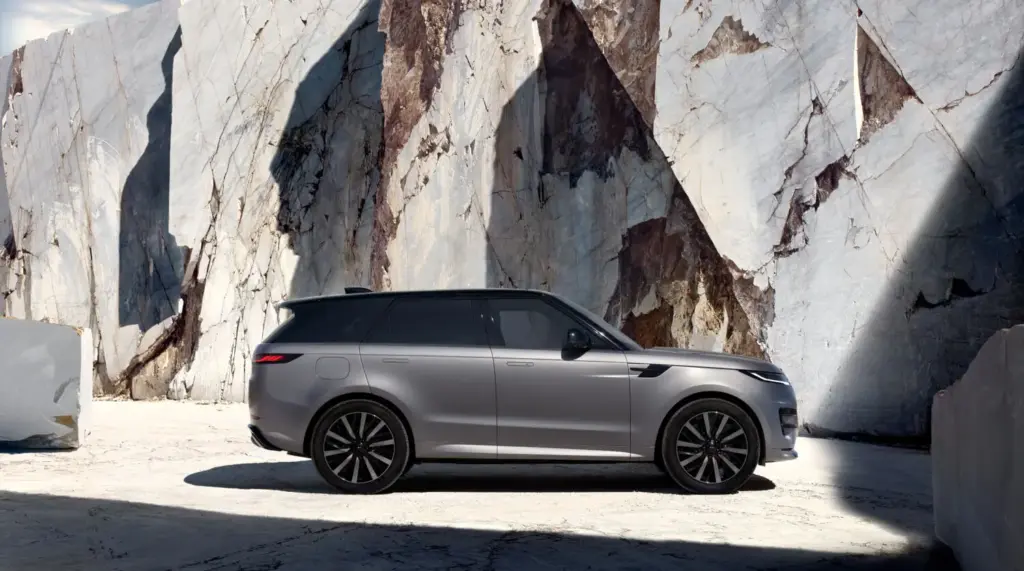 Primera prueba del Range Rover Sport Electric: 550 CV y 609 km 32 Motor16 range rover sport electric primera prueba exterior gris 5 Motor16