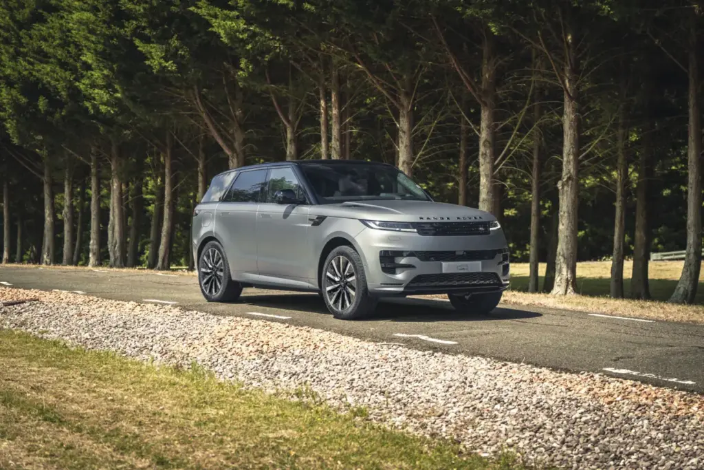 Primera prueba del Range Rover Sport Electric: 550 CV y 609 km 5 Motor16 range rover sport electric primera prueba gaydon 1 Motor16