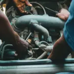Reparar o no el coche: la regla del 50% del valor que aplican los talleres antes de pasar factura