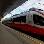 El seguro de patinete eléctrico es obligatorio: Renfe permitirá viajar con tu VMP desde el 7 de septiembre