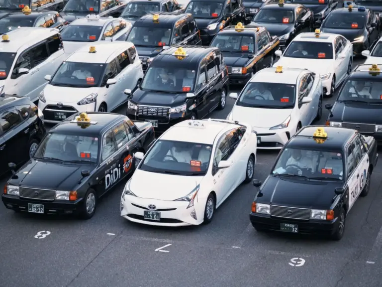 Tesla Cybercab sin volante: el primer aviso para las flotas de transporte urbano