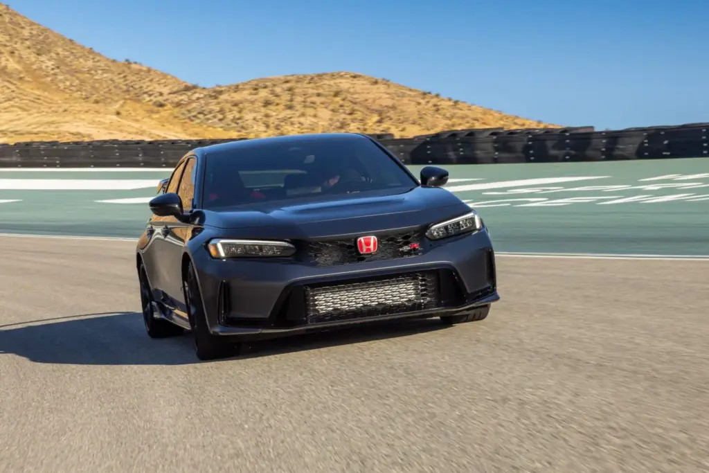 Aquí no lo volveremos a ver, pero en EE. UU. le hacen una actualización 8 Motor16 04 2027 Honda Civic Type R Motor16
