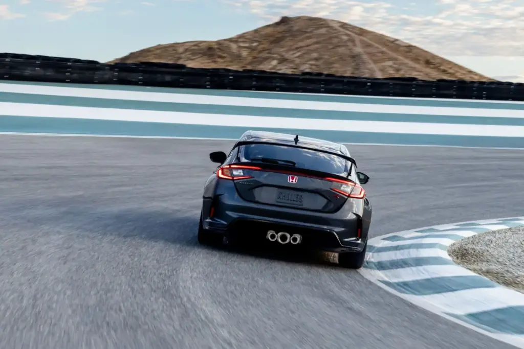 Aquí no lo volveremos a ver, pero en EE. UU. le hacen una actualización 9 Motor16 05 2027 Honda Civic Type R Motor16
