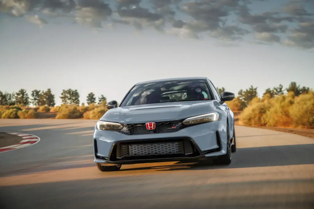 Aquí no lo volveremos a ver, pero en EE. UU. le hacen una actualización 1 Motor16 honda civic type r 2027