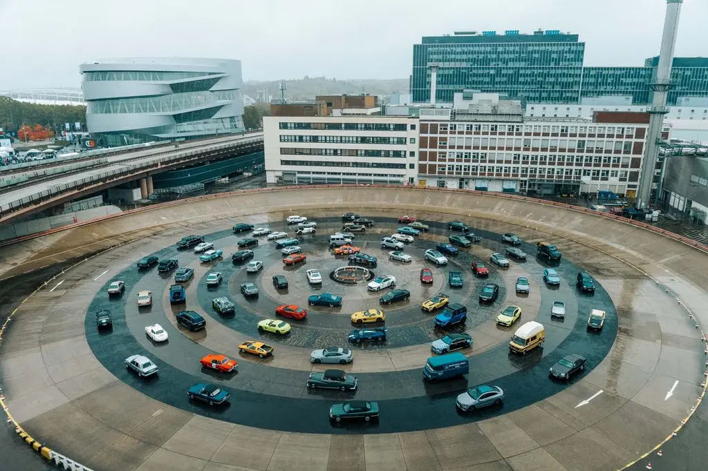 Los 3 Mercedes-Benz Clase S que han dado la vuelta al mundo para celebrar los 140 años de la marca ya están en casa 1 Motor16 Mercedes-Benz 140 años